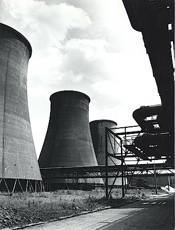 Kühltürme des Kraftwerks Espenhain, 1980er Jahre. 